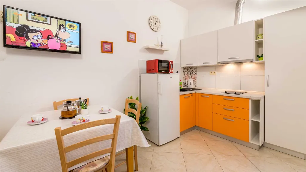 Baška Apartment with Pool for up to 4 Guests