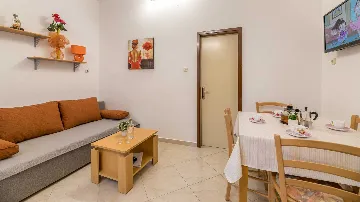 Baška Apartment with Pool for up to 4 Guests
