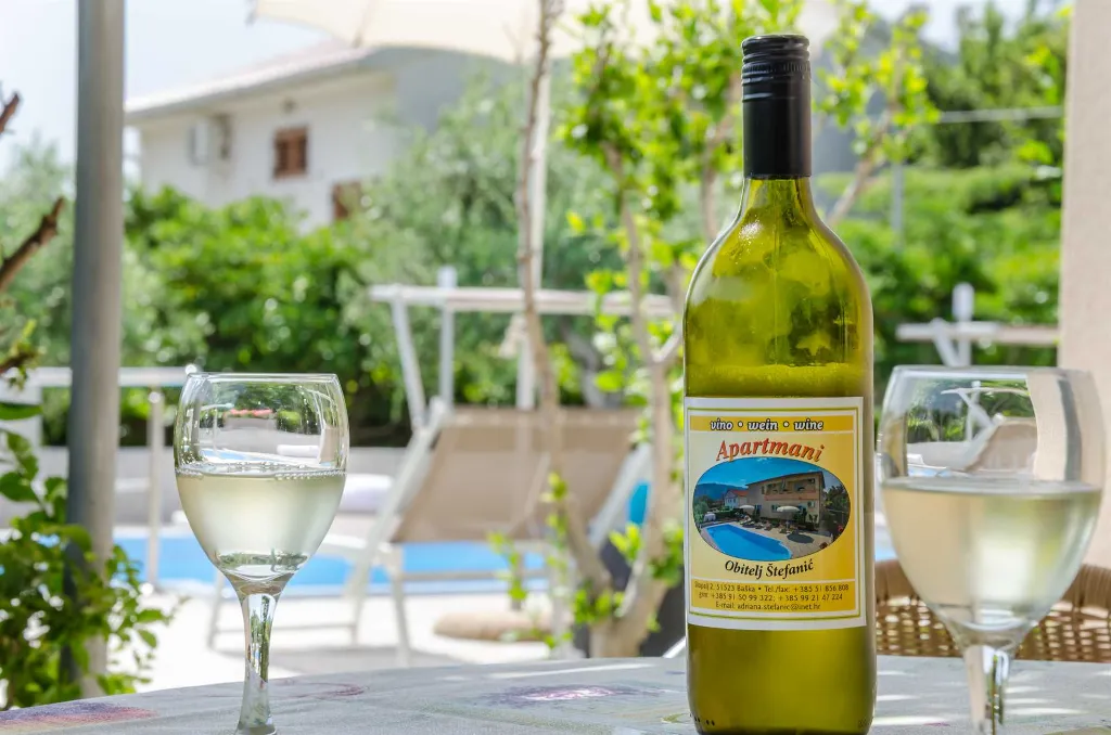 Baška Apartment with Pool for up to 4 Guests