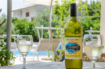 Baška Apartment with Pool for up to 4 Guests