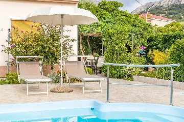Baška Apartment with Pool for up to 4 Guests