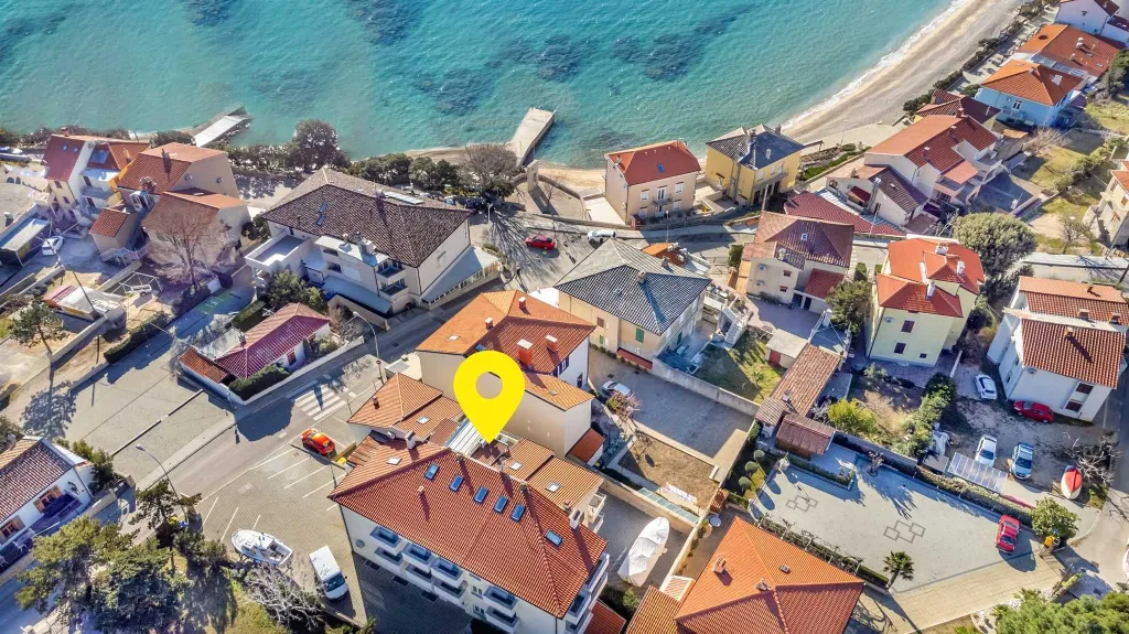 Apartment for Up to 5 with Balcony in Baška