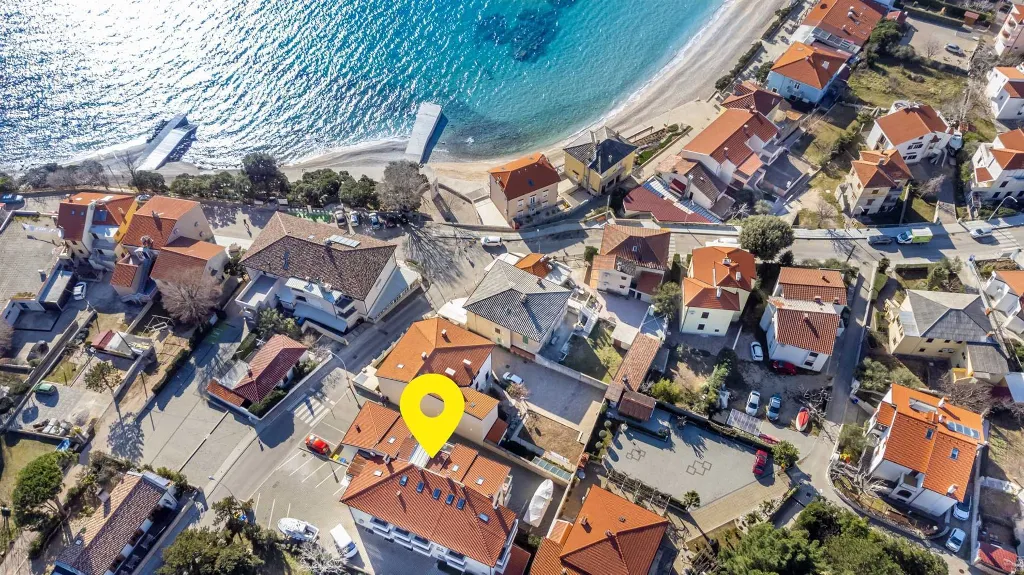 Apartment for Up to 5 with Balcony in Baška