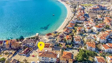 Apartment for Up to 5 with Balcony in Baška