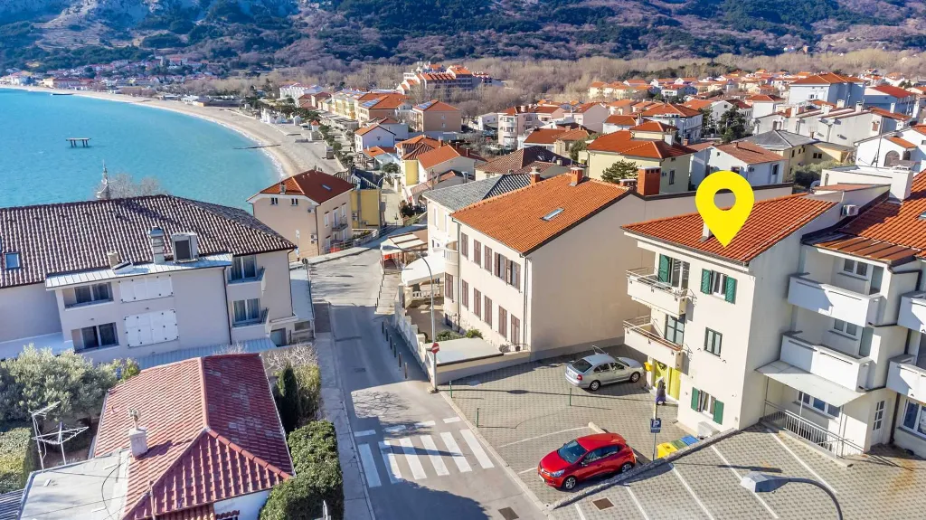 Apartment for Up to 5 with Balcony in Baška