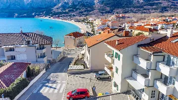 Apartment for Up to 5 with Balcony in Baška