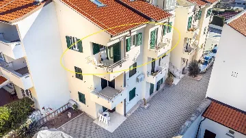 Apartment for Up to 5 with Balcony in Baška