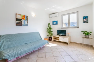 Apartment for Up to 5 with Balcony in Baška
