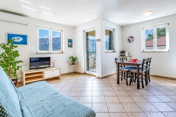 Apartment for Up to 5 with Balcony in Baška