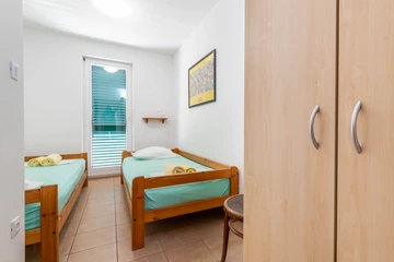 Apartment for Up to 5 with Balcony in Baška