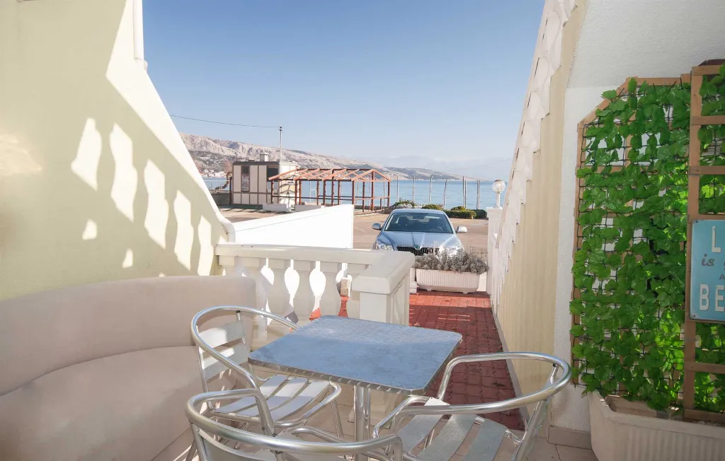 Sea-Front Apartment for 2 in Baška, Croatia
