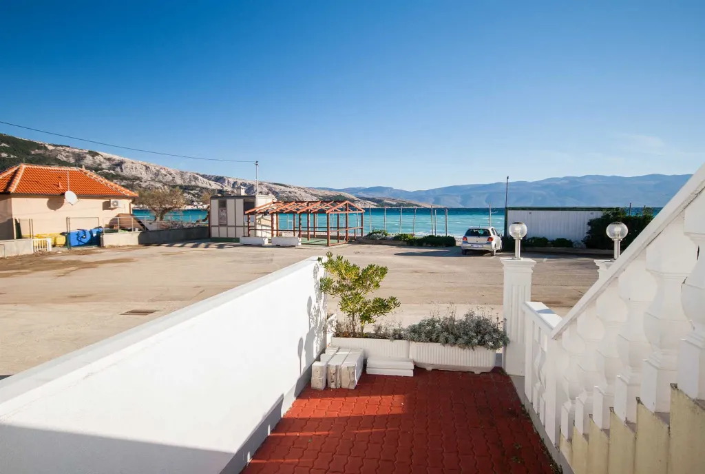 Baška 1-Bedroom Apartment for 2 with Sea View