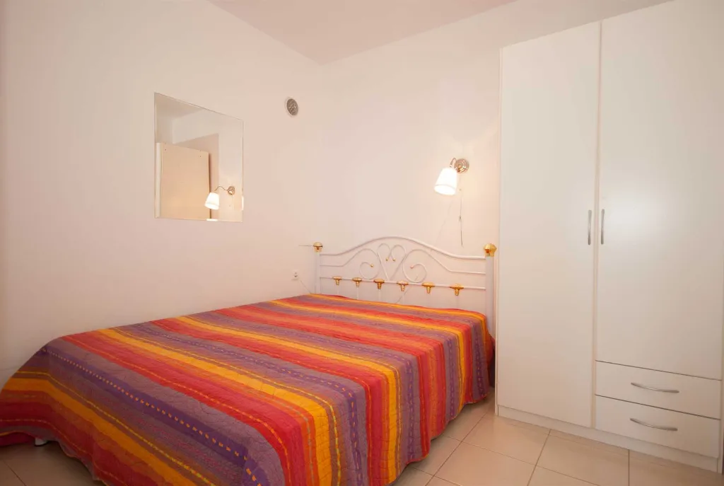 Baška 1-Bedroom Apartment for 2 with Sea View