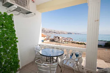 Baška Duplex Apartment for up to 4 Guests