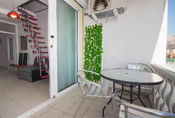 Baška Duplex Apartment for up to 4 Guests