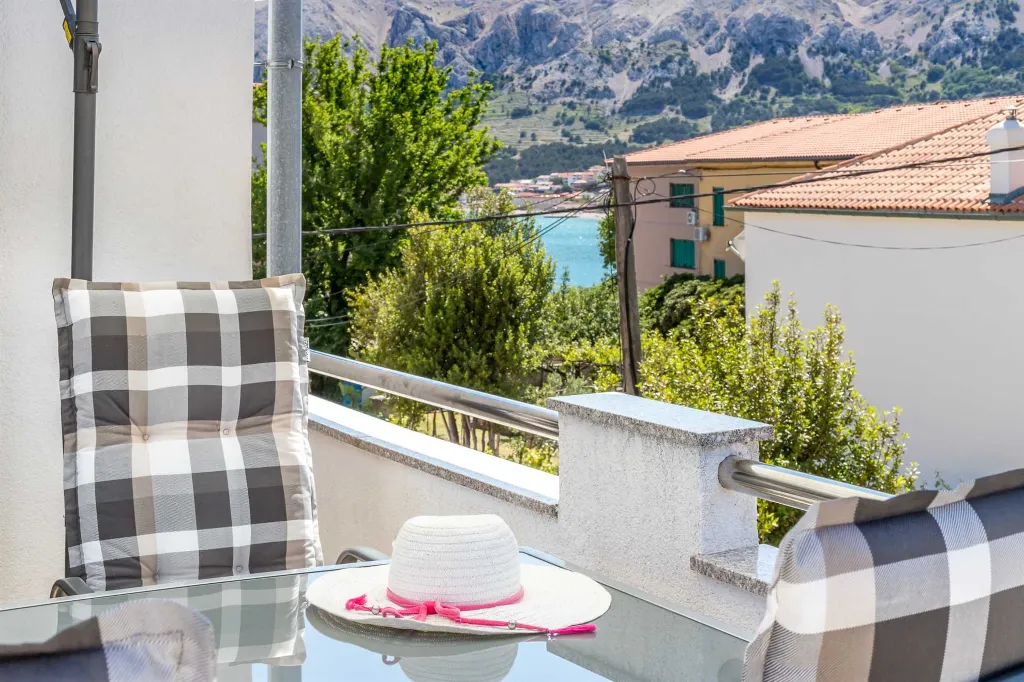 2-Bedroom Apartment in Baška for 4 Guests