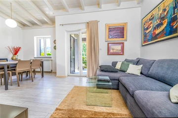 3-Bedroom Villa with Private Pool in Jurandvor