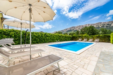 3-Bedroom Villa with Private Pool in Jurandvor