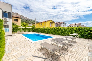 3-Bedroom Villa with Private Pool in Jurandvor
