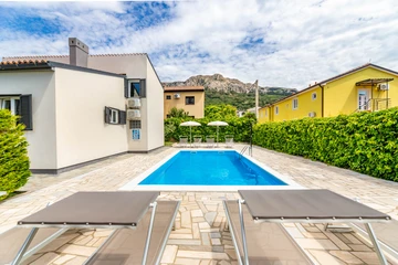 3-Bedroom Villa with Private Pool in Jurandvor