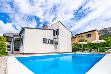 3-Bedroom Villa with Private Pool in Jurandvor