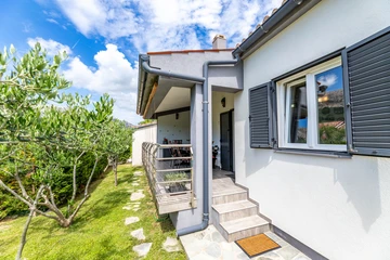 3-Bedroom Villa with Private Pool in Jurandvor