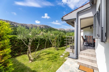 3-Bedroom Villa with Private Pool in Jurandvor