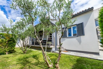 3-Bedroom Villa with Private Pool in Jurandvor