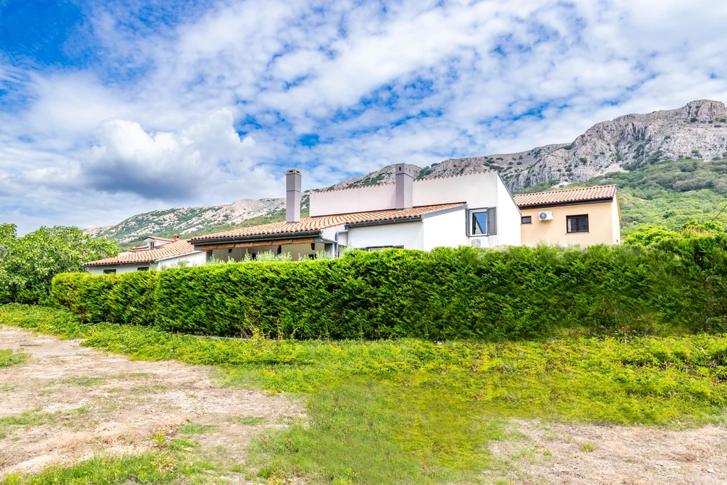 3-Bedroom Villa with Private Pool in Jurandvor
