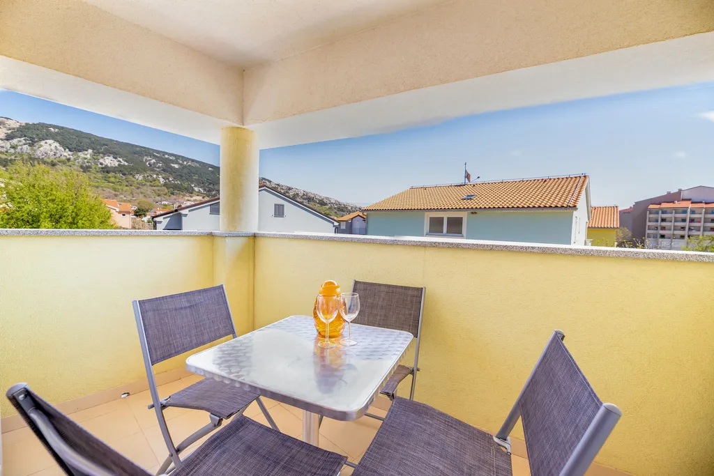 1-Bedroom Apartment in Baška for Up to 4 Guests