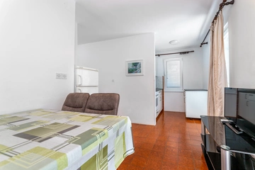 2-Bedroom Apartment in Baška for up to 5 Guests