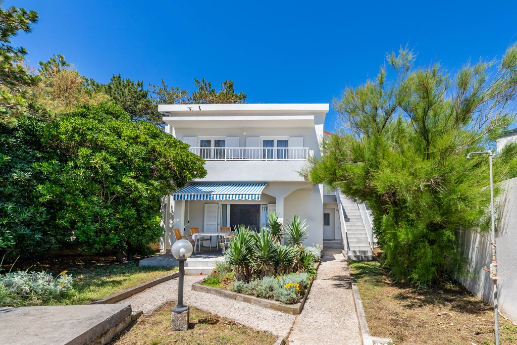 2-Bedroom Apartment in Baška for up to 5 Guests