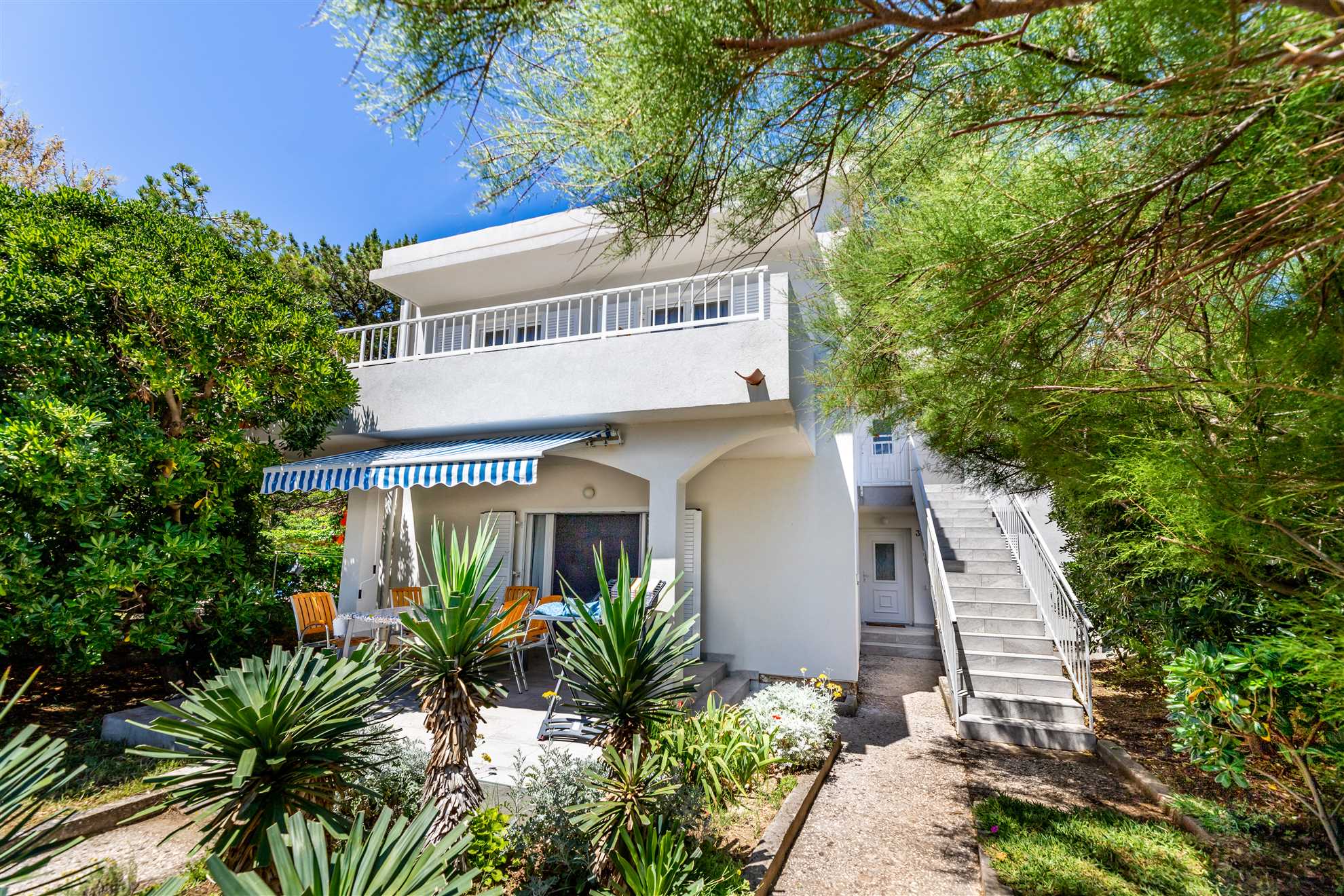 Davorin 1 - Charming 2-bedroom apartment, pets welcome, 4 guests