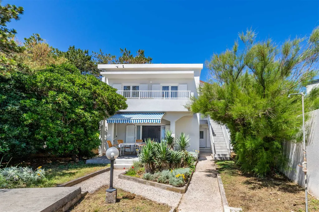2-Bedroom Apartment in Baška for Up to 5
