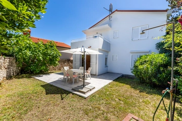 2-Bedroom Apartment in Baška for Up to 5