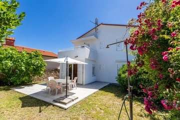 2-Bedroom Apartment in Baška for Up to 5