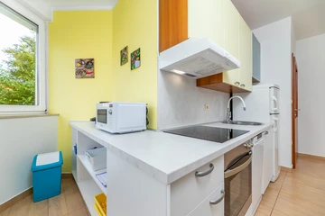 Apartment in Baška for Up to 4 Guests with Balcony