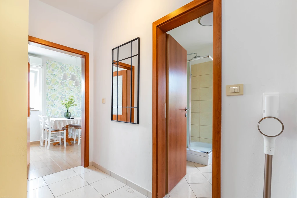 Apartment in Baška for Up to 4 Guests with Balcony