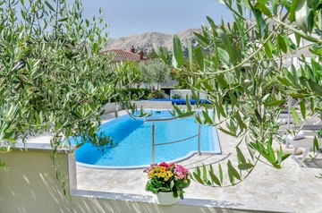 One-Bedroom Apartment in Baška for Up to 3 Guests