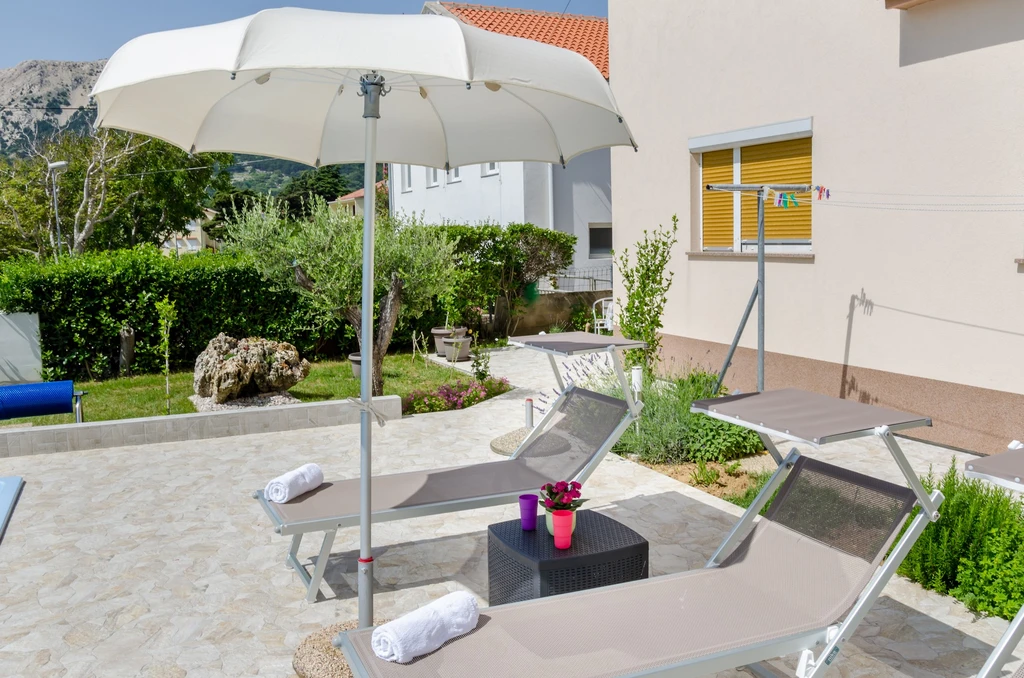 One-Bedroom Apartment in Baška for Up to 3 Guests