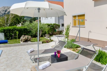 One-Bedroom Apartment in Baška for Up to 3 Guests