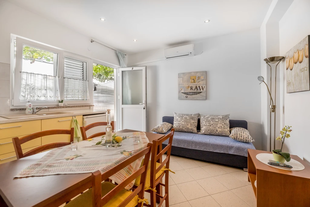 One-Bedroom Apartment in Baška for Up to 3 Guests