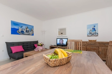 Baška Apartment for 4–5 Guests with Balcony & Parking