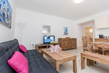 Baška Apartment for 4–5 Guests with Balcony & Parking