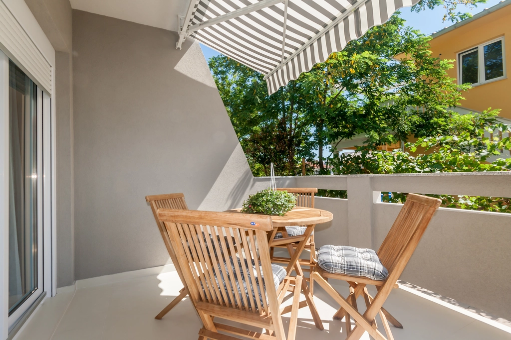Apartment in Baška with Balcony and Parking