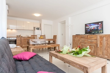 Baška 2-Bedroom Apartment with Balcony & Parking