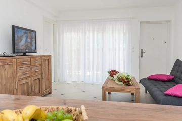 Baška 2-Bedroom Apartment with Balcony & Parking