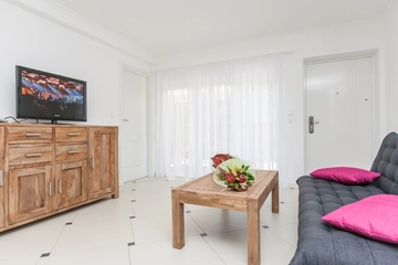 Baška 2-Bedroom Apartment with Balcony & Parking