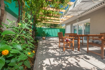 Baška 2-Bedroom Apartment with Balcony & Parking