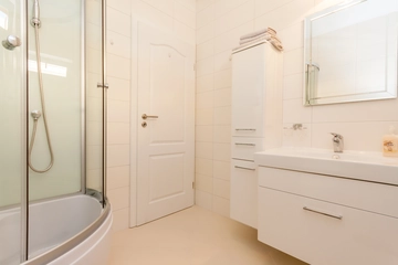 2-Bedroom Apartment in Baška for 4–5 Guests